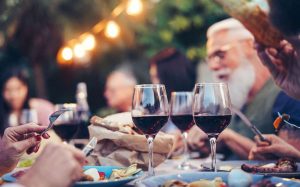 Vinos y carne ahumada